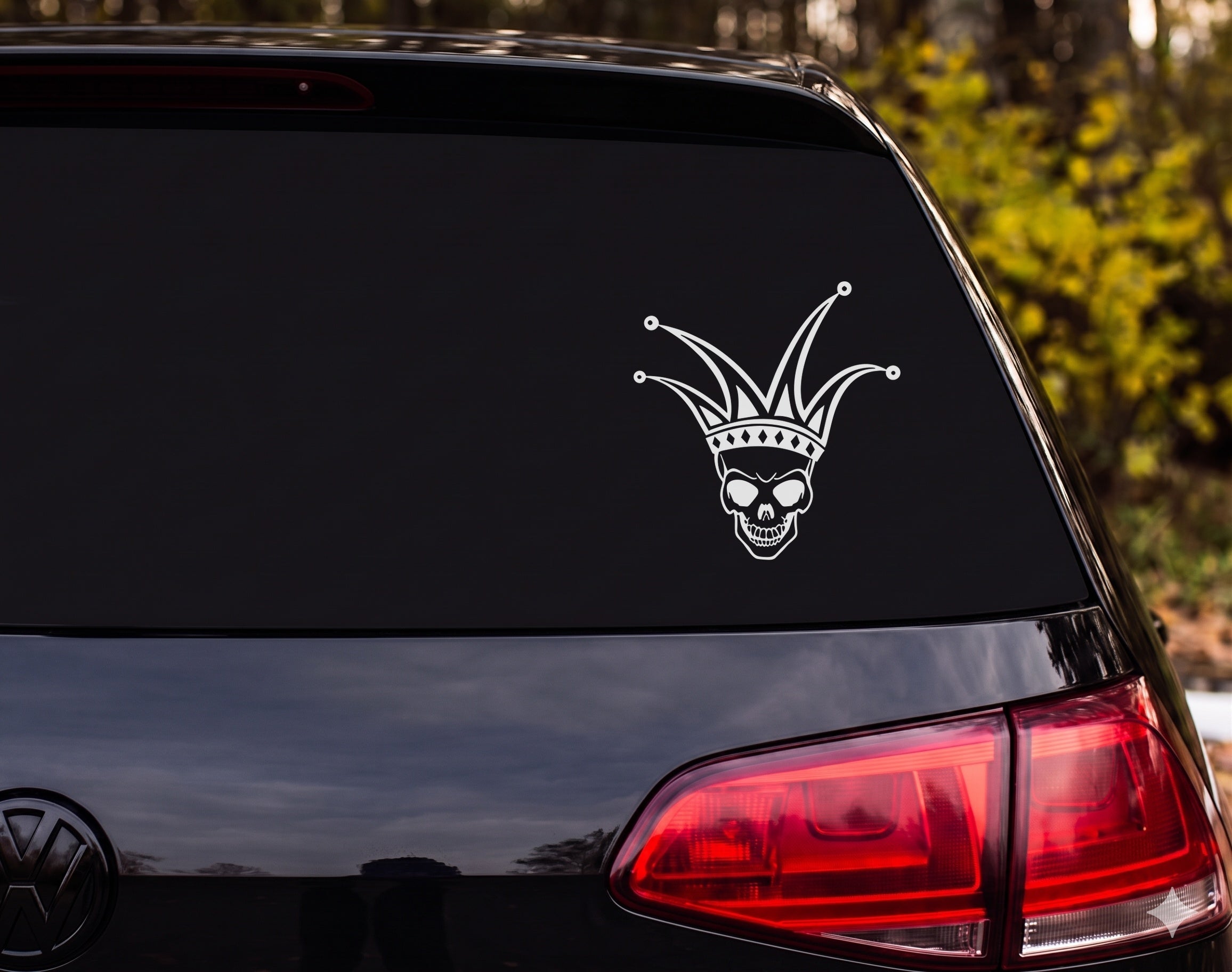 Skull Jester Hat Diamond Band Grinning Outline Vinyl Decal Sticker Car Window - White