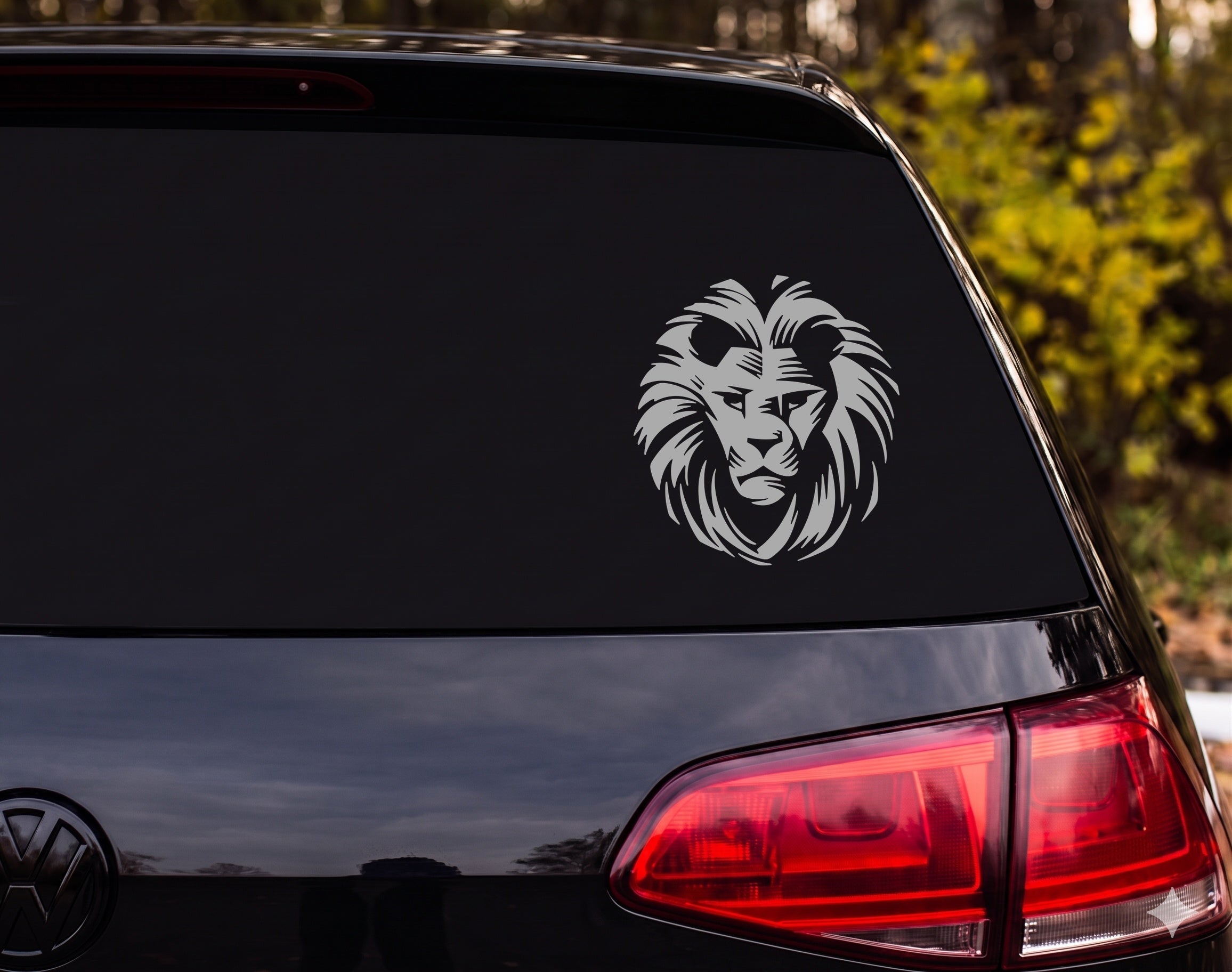 Lion Face Silhouette Bold Mane Brushstroke Front View Vinyl Decal Sticker - Silver